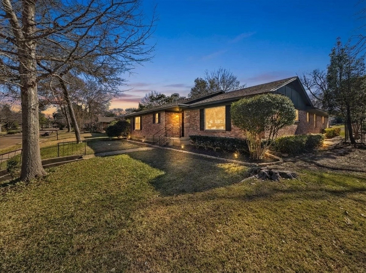 2709 Ripplewood Drive Dallas TX 75228