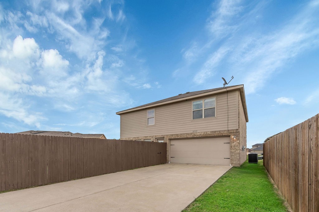 2535 Brentwood Lancaster TX 75134