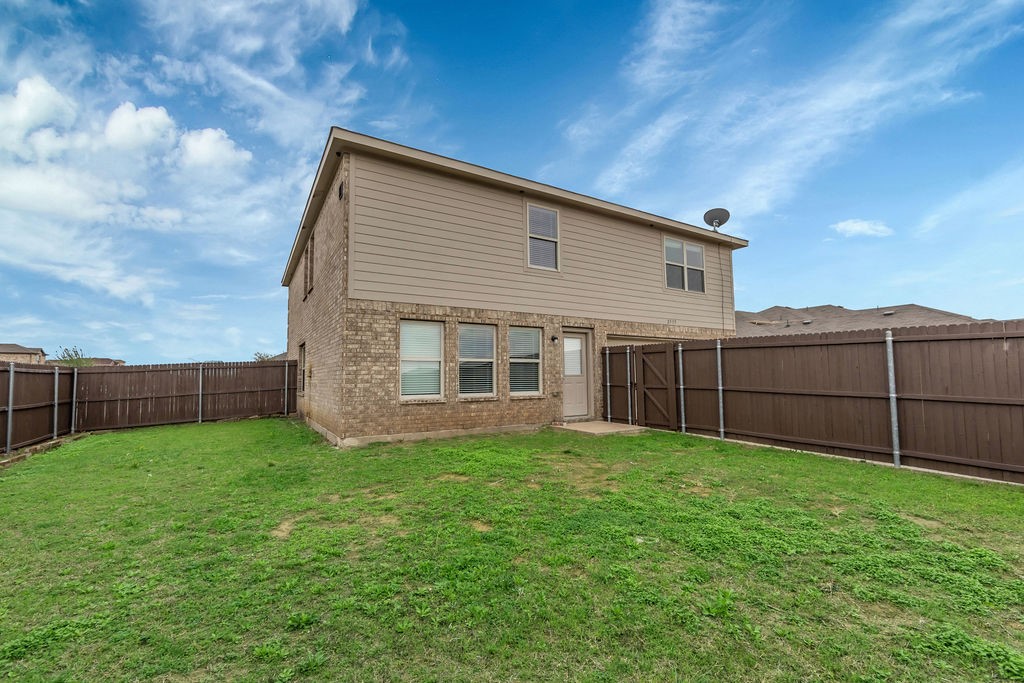 2535 Brentwood Lancaster TX 75134