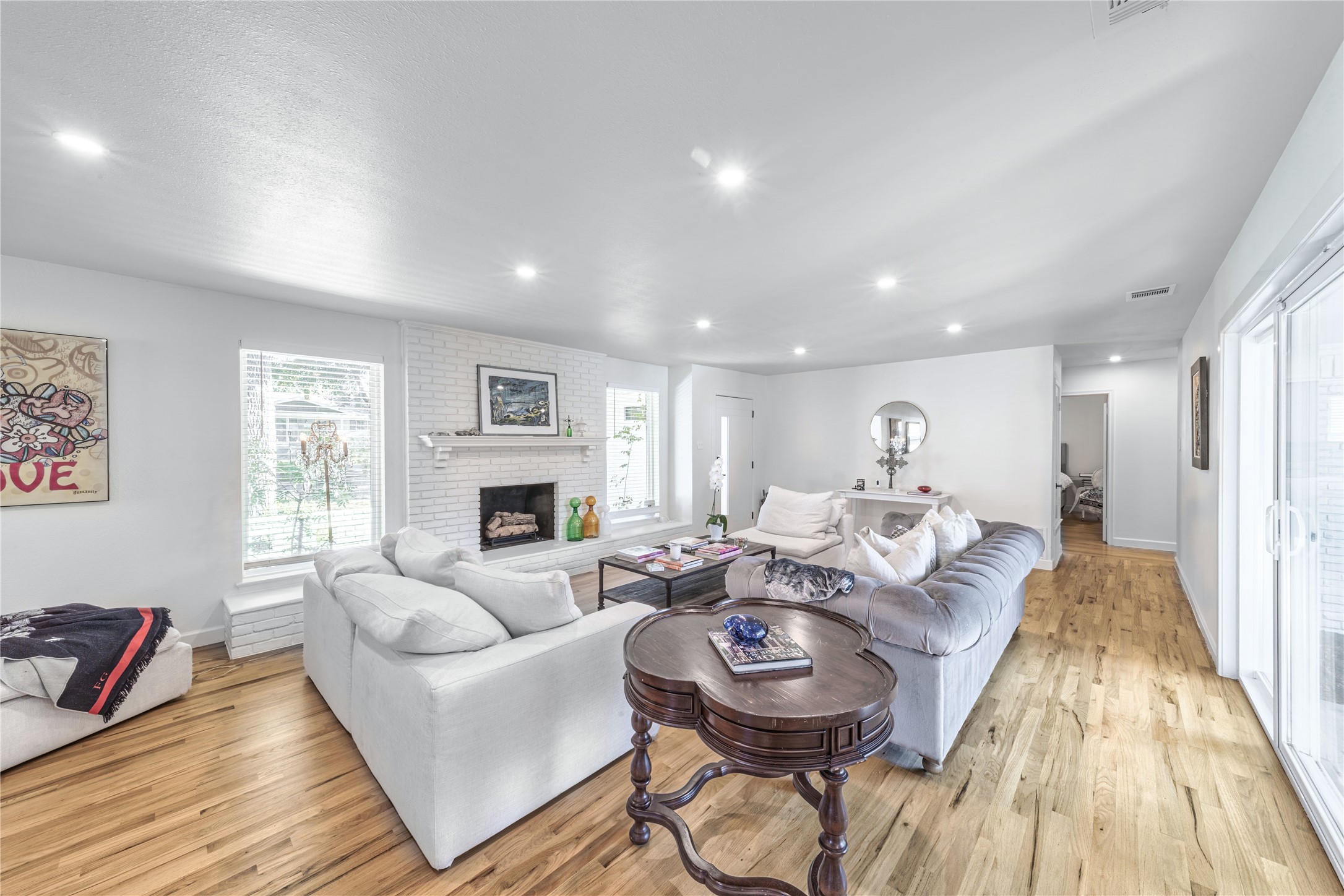 5837 Clendenin Avenue Dallas TX 75228