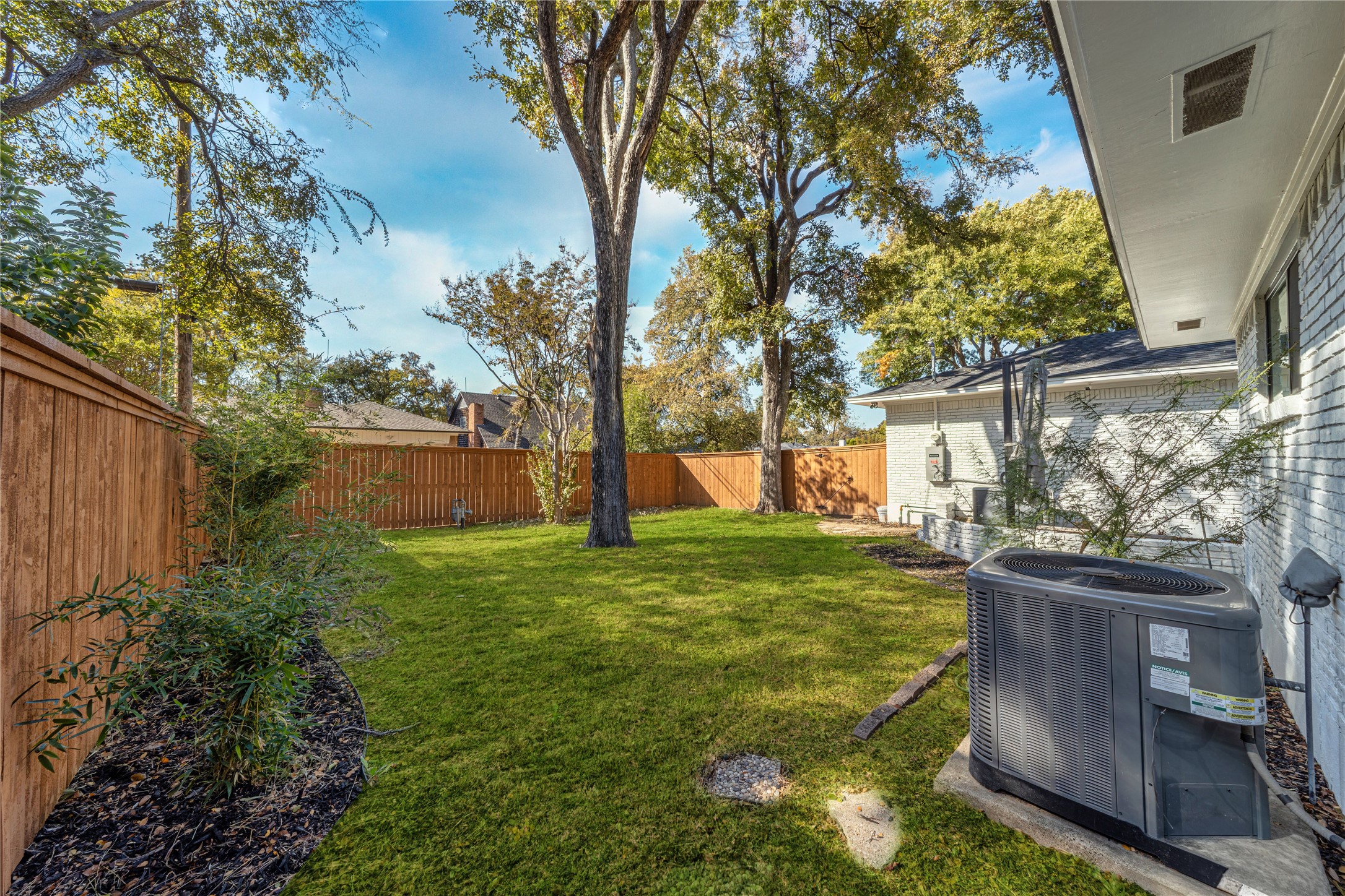 5837 Clendenin Avenue Dallas TX 75228