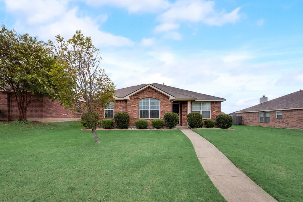 1842 Shanna Drive Lancaster TX 75134
