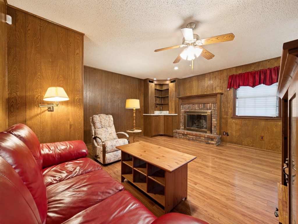 3818 Twin Falls Street Irving TX 75062