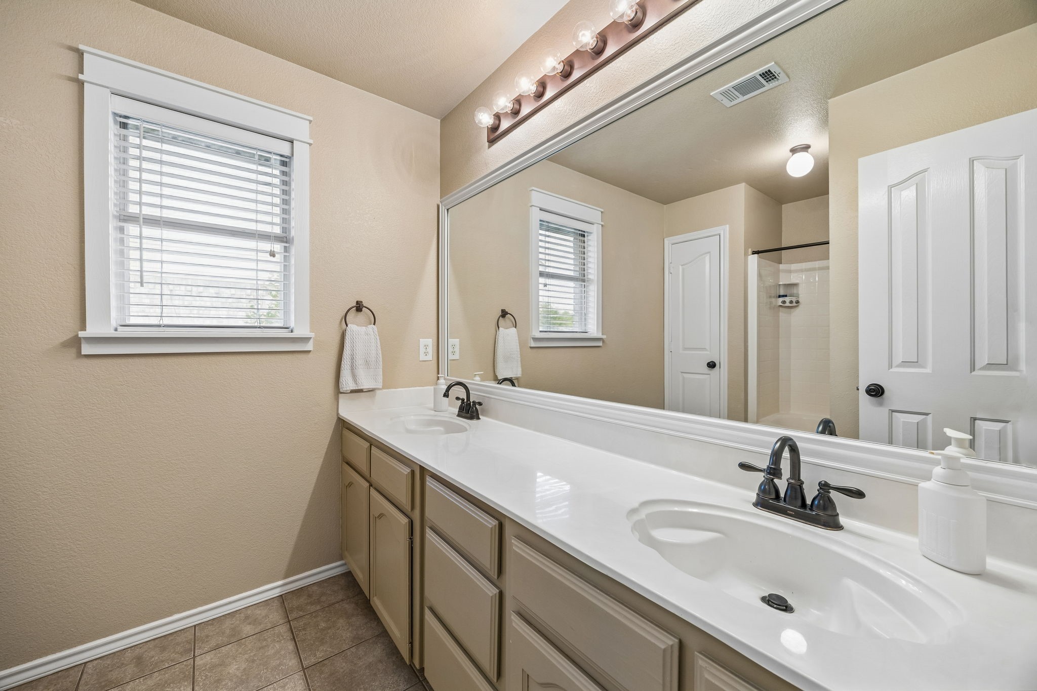 8637 Madison Drive North Richland Hills TX 76182