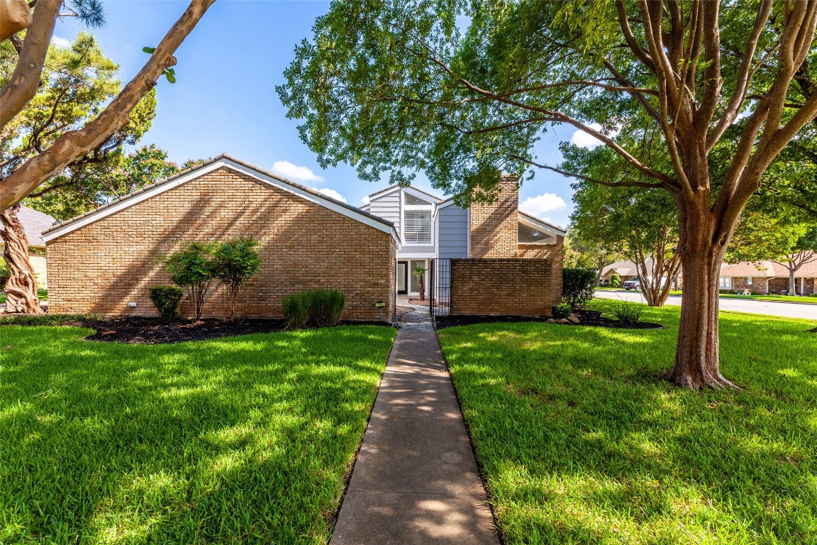 4301 High Springs Court Arlington TX 76016