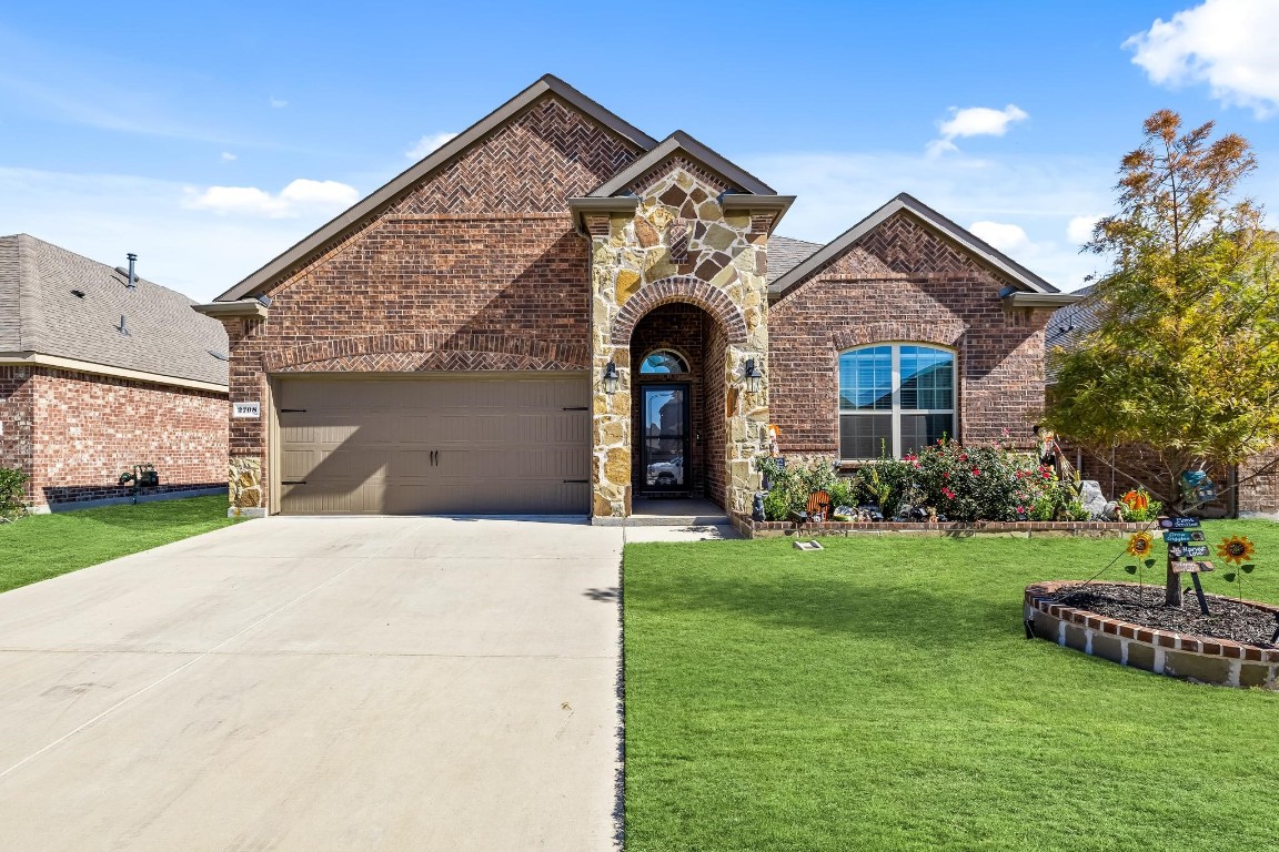 2708 Ainsworth Road Aubrey TX 76227