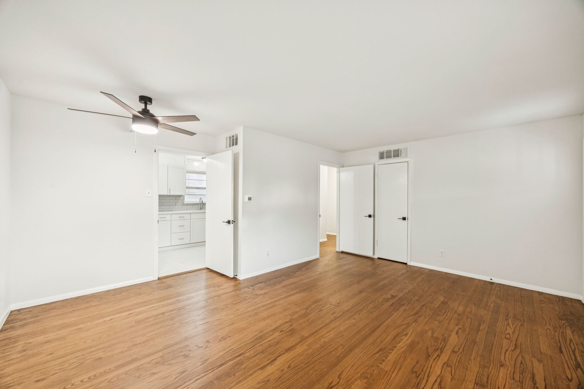 10042 Brockbank Drive Dallas TX 75229