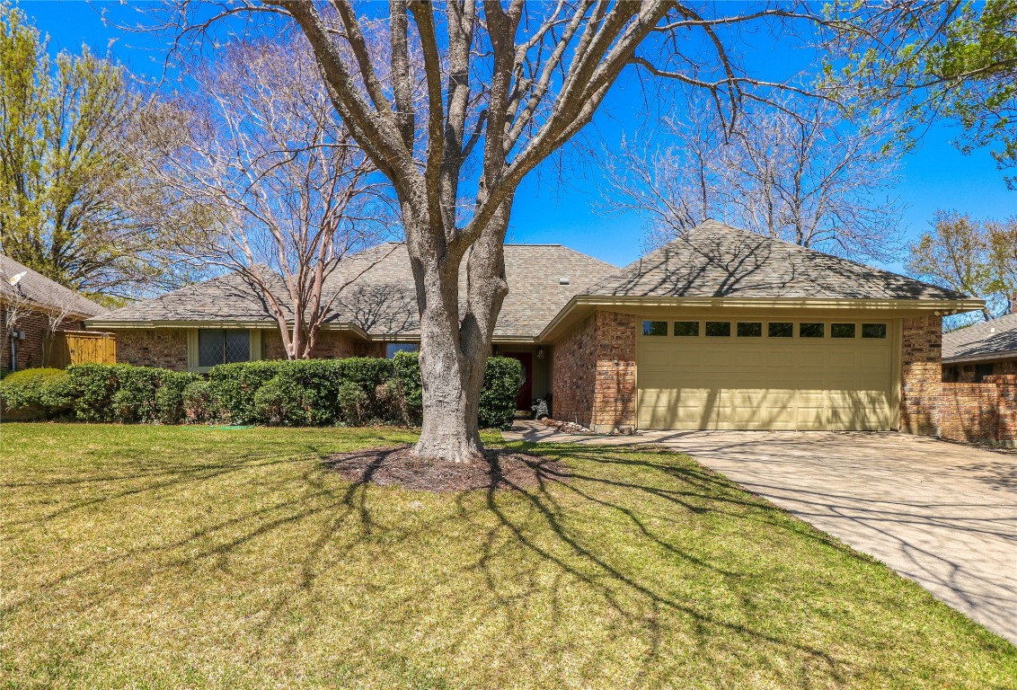 10004 Regent Row Street Benbrook TX 76126