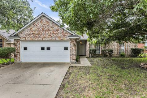 1009 Jessica Drive Burleson TX 76028