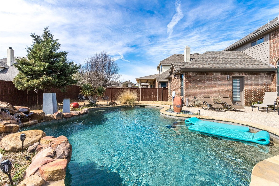 423 Brighton Street Roanoke TX 76262