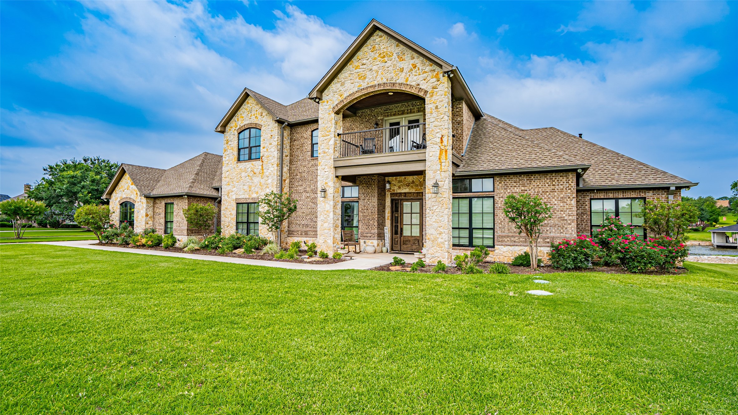 1407 E Scandinavian Court Granbury TX 76048