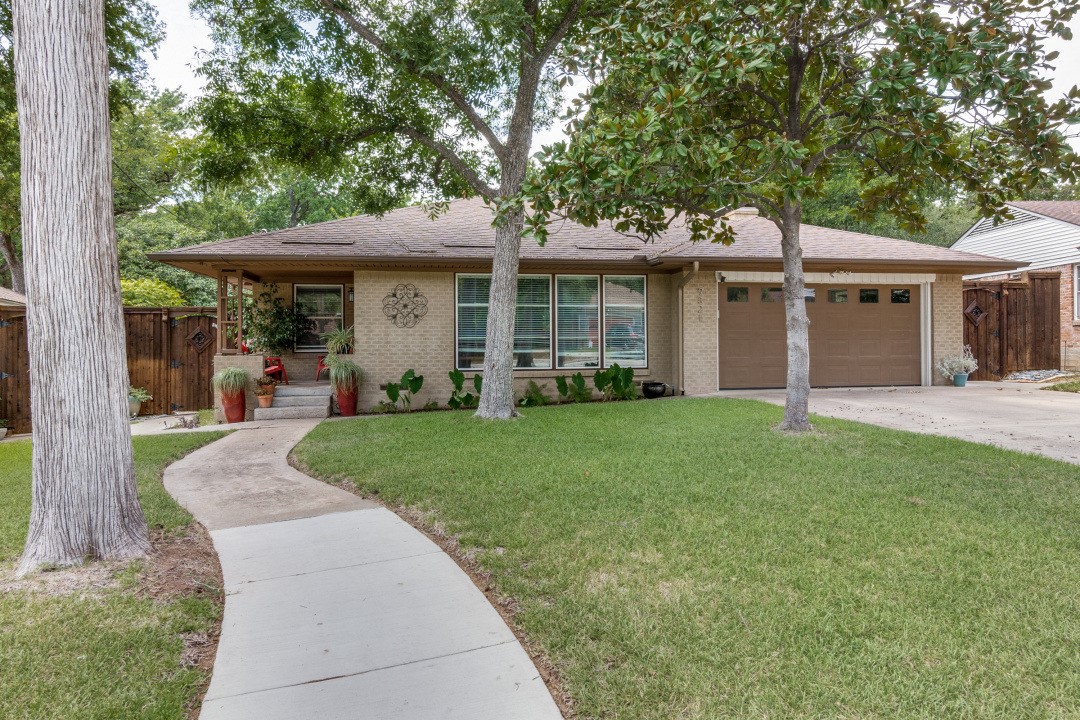 9821 Estacado Drive Dallas TX 75228