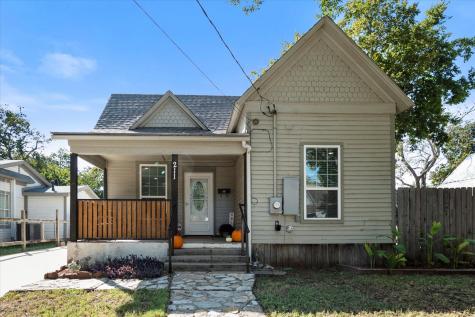211 N Wood Street Cleburne TX 76033