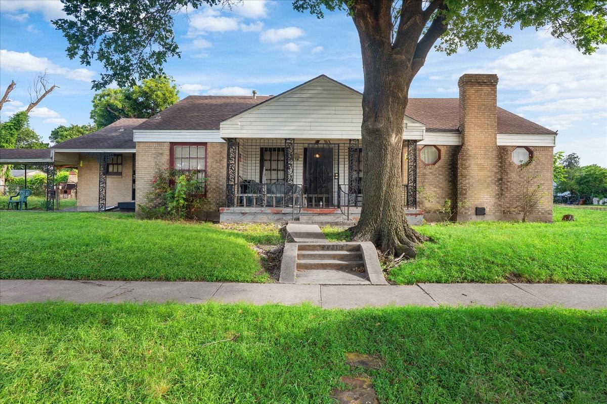 1718 S Marsalis Avenue Dallas TX 75216