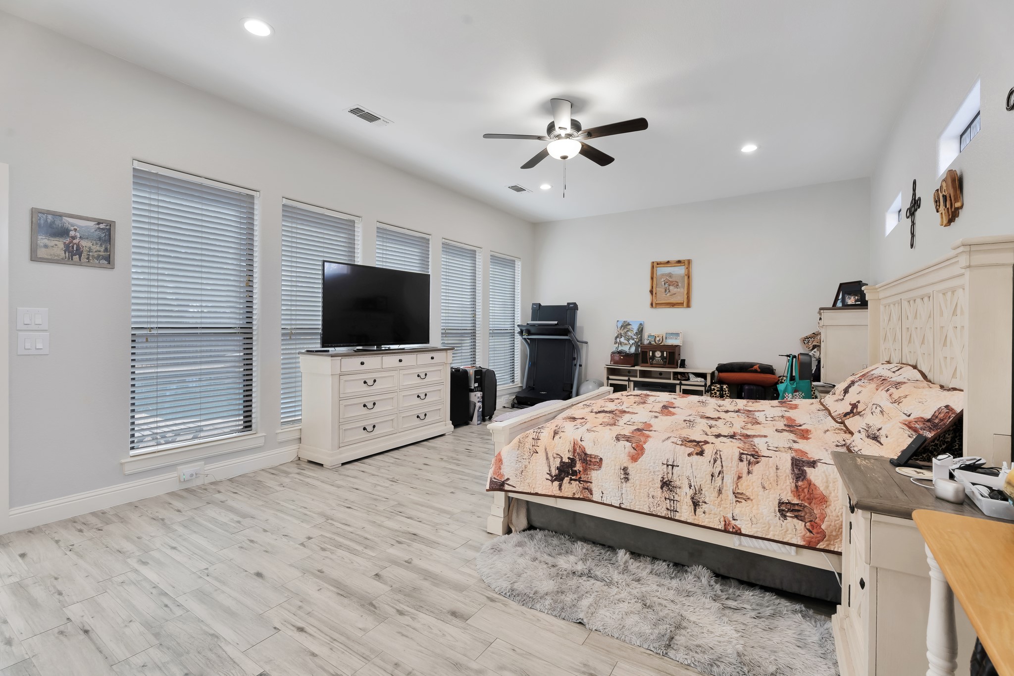 5014 Largo Drive Granbury TX 76049