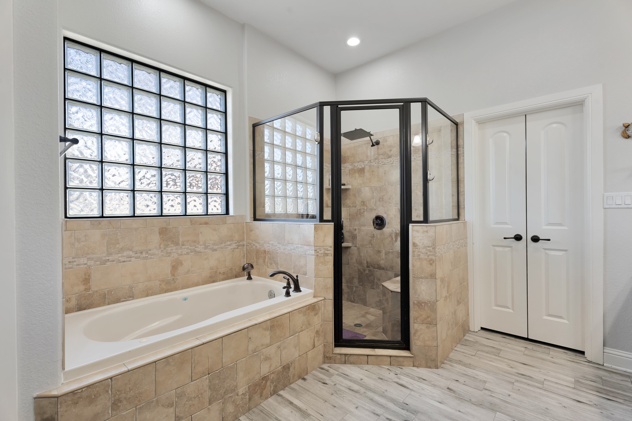 5014 Largo Drive Granbury TX 76049