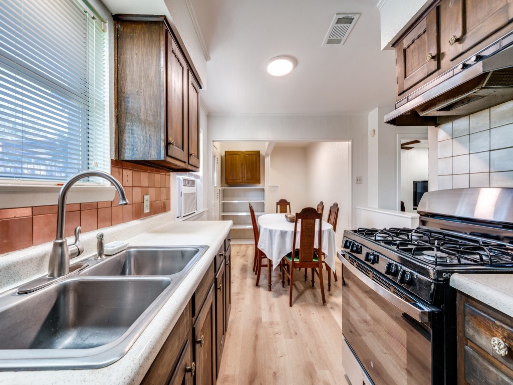 4318 Pineridge Drive Garland TX 75042