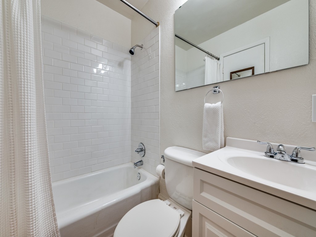 4318 Pineridge Drive Garland TX 75042