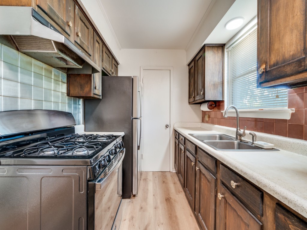4318 Pineridge Drive Garland TX 75042