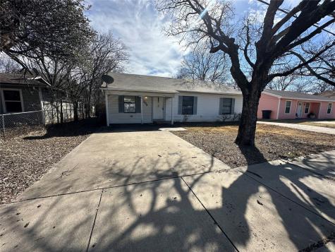 905 Poindexter Avenue Cleburne TX 76033
