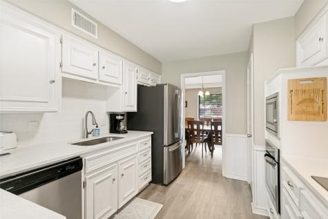 2416 Heather Hill Lane Plano TX 75075