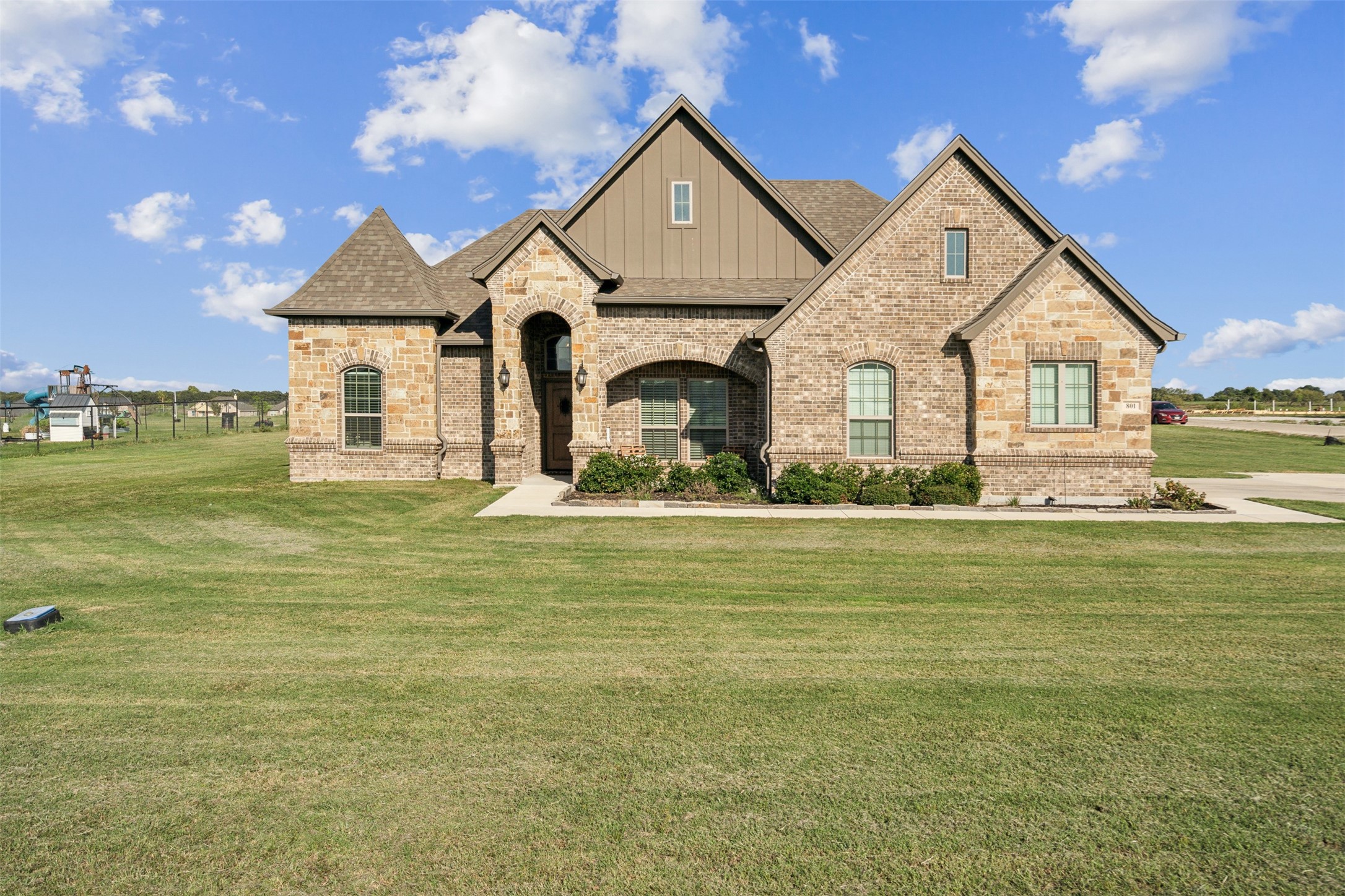 801 County Road 3341 Paradise TX 76073
