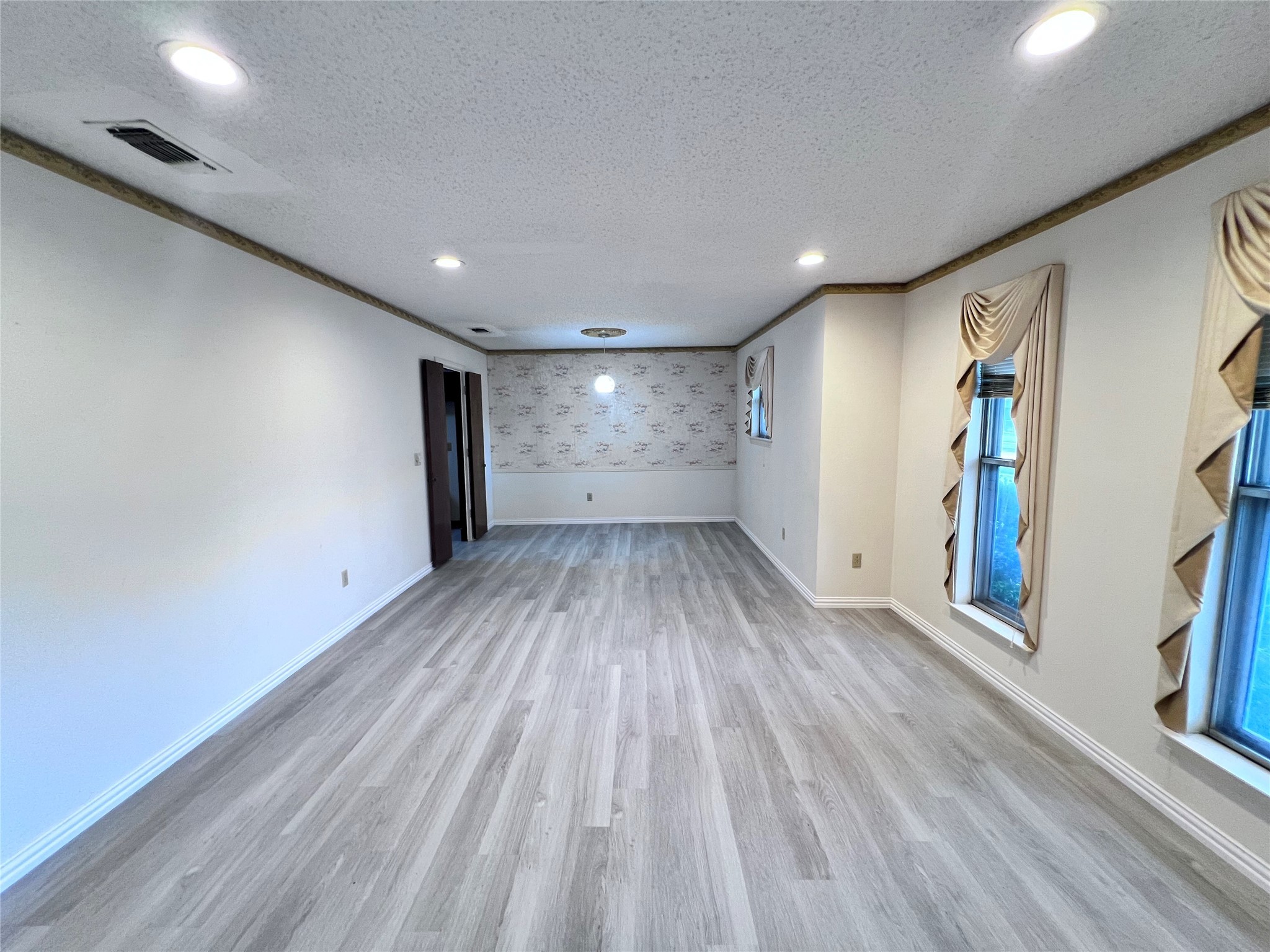 1804 University Drive Richardson TX 75081