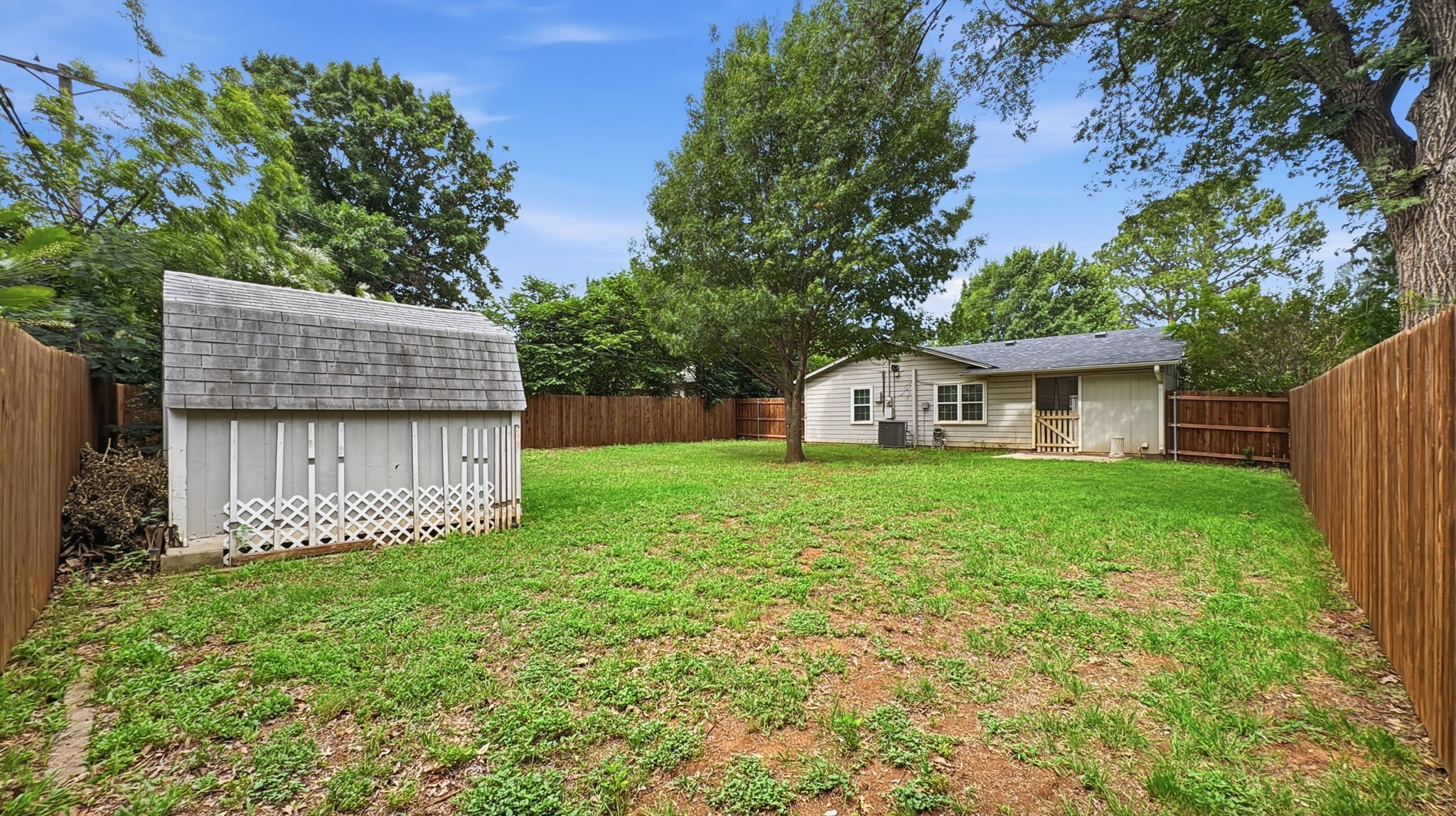 612 Aransas Drive Euless TX 76039