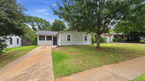 612 Aransas Drive Euless TX 76039