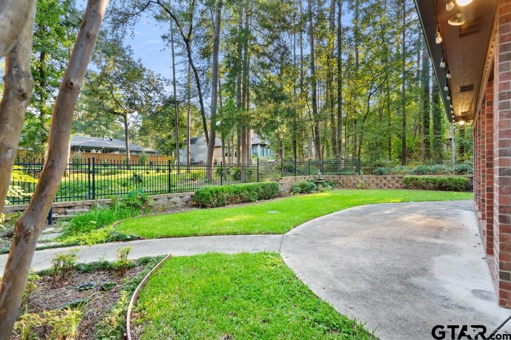 1620 Brookhollow Drive Hideaway TX 75771