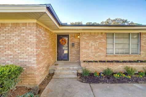 1816 S Center Street Arlington TX 76010