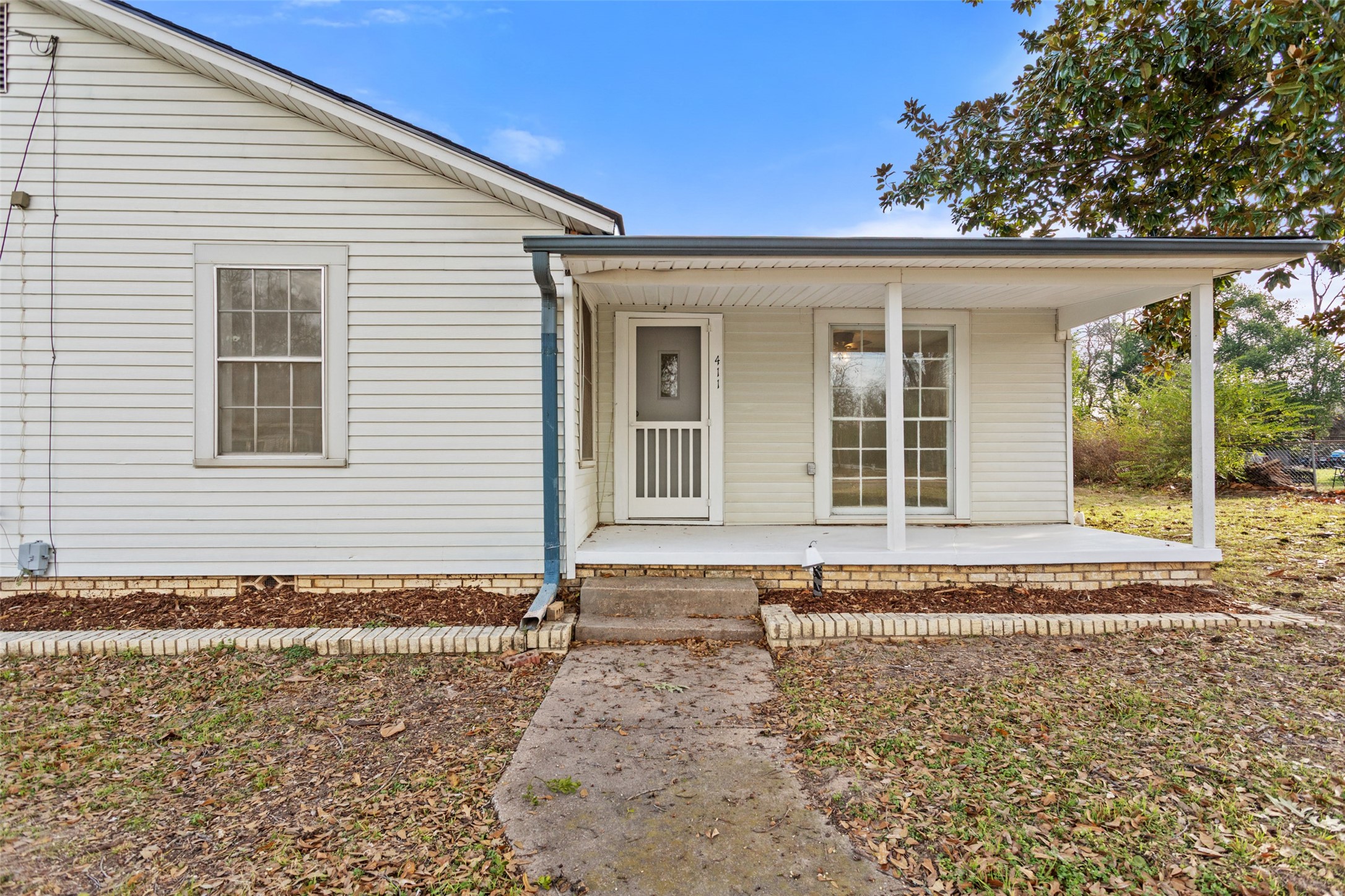 411 N College Street Lindale TX 75771