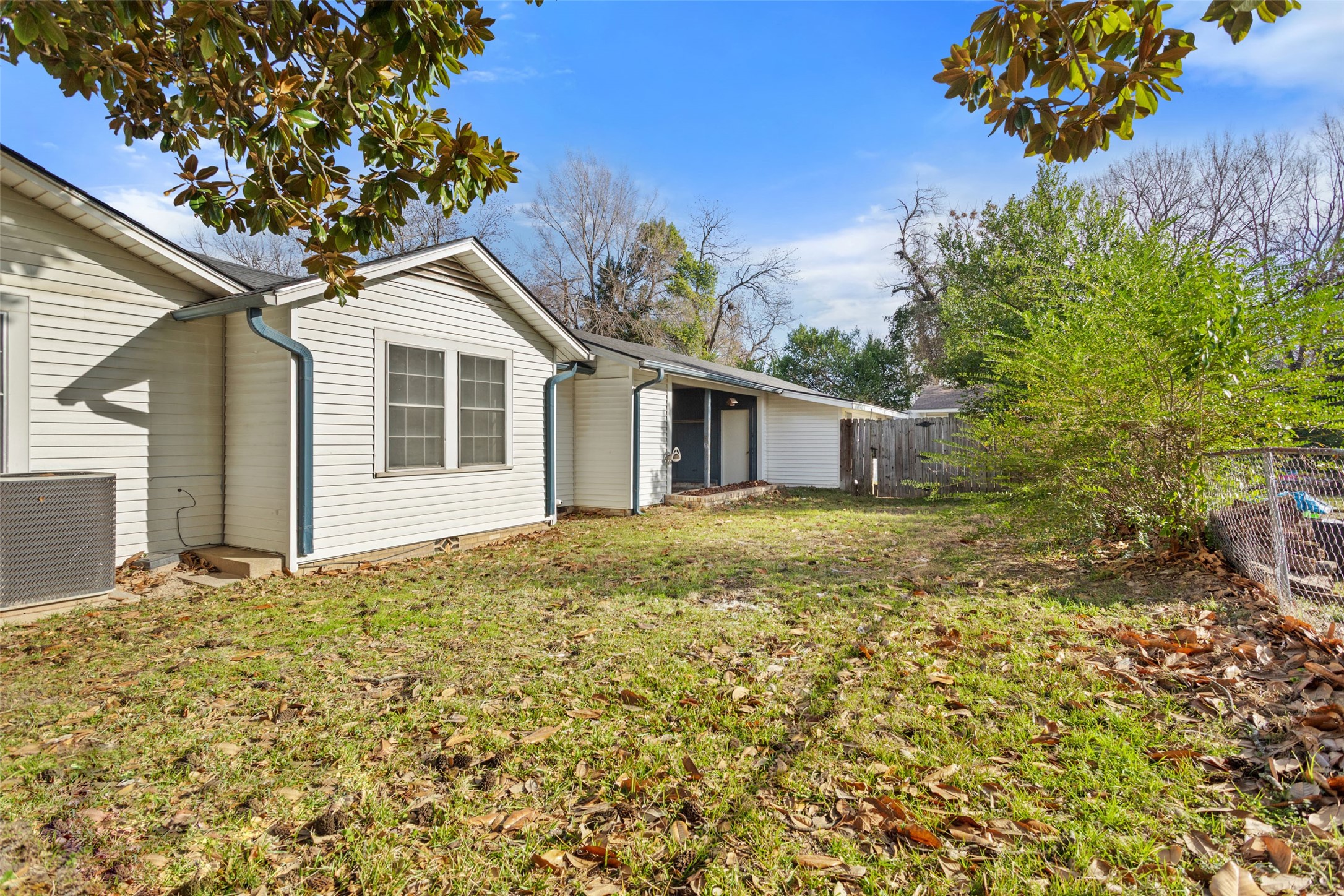 411 N College Street Lindale TX 75771
