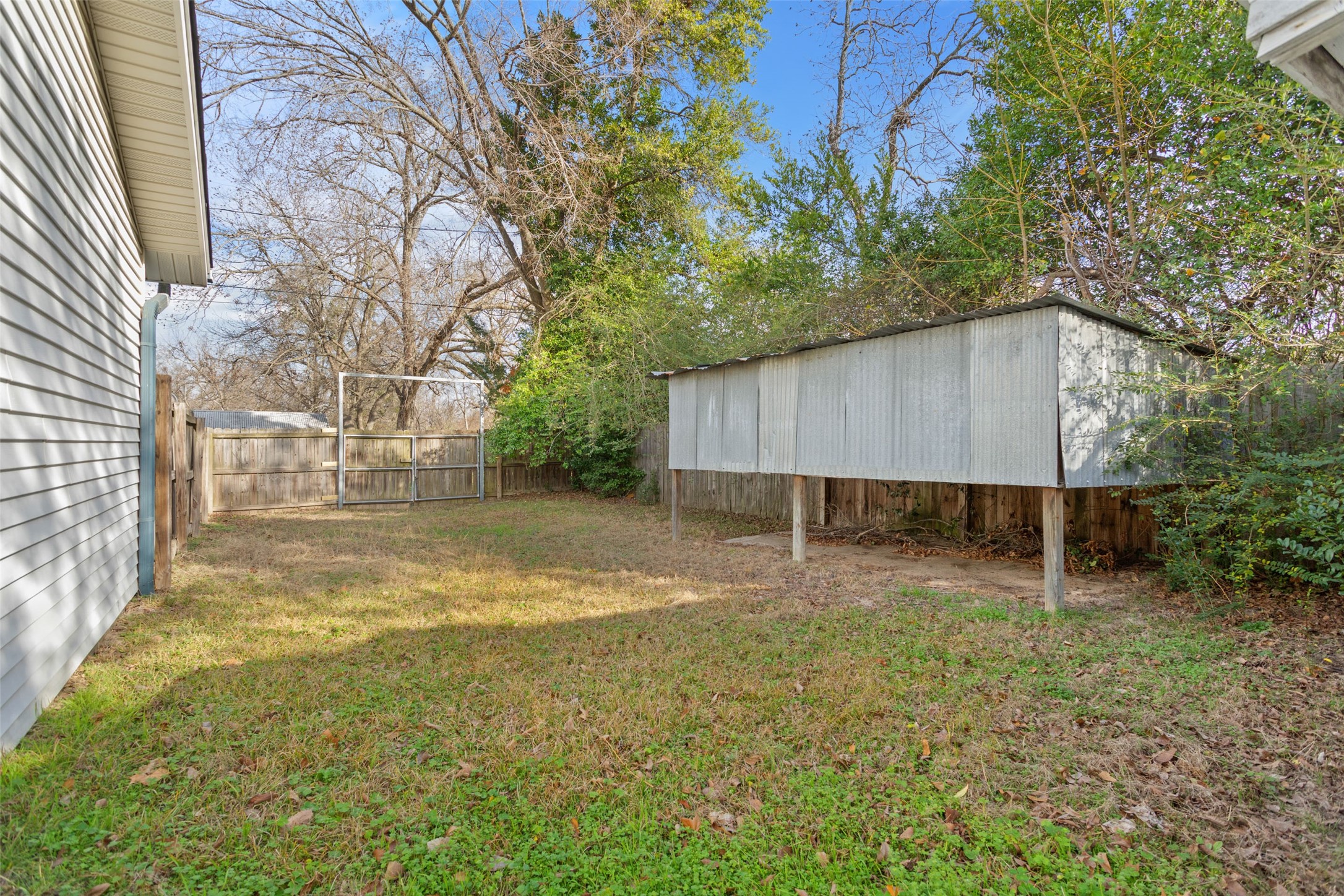 411 N College Street Lindale TX 75771