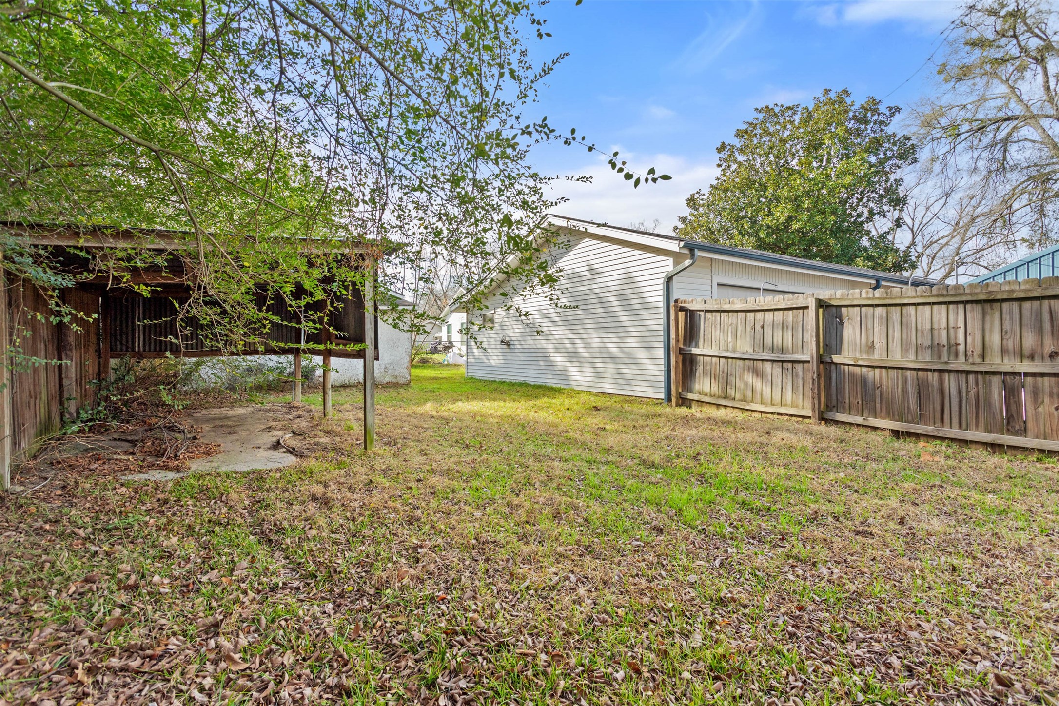 411 N College Street Lindale TX 75771