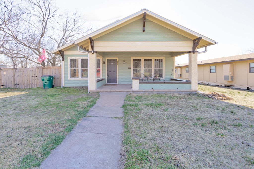 701 N Mason Street Bowie TX 76230