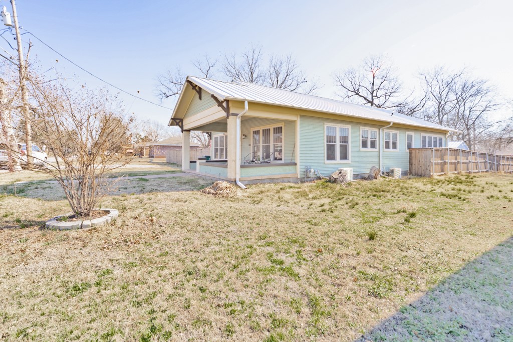 701 N Mason Street Bowie TX 76230