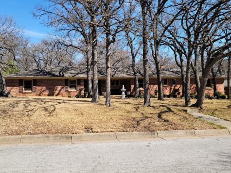 2109 Yosemite Court Fort Worth TX 76112