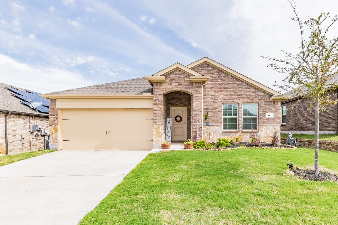 961 Alton Drive Aubrey TX 76227