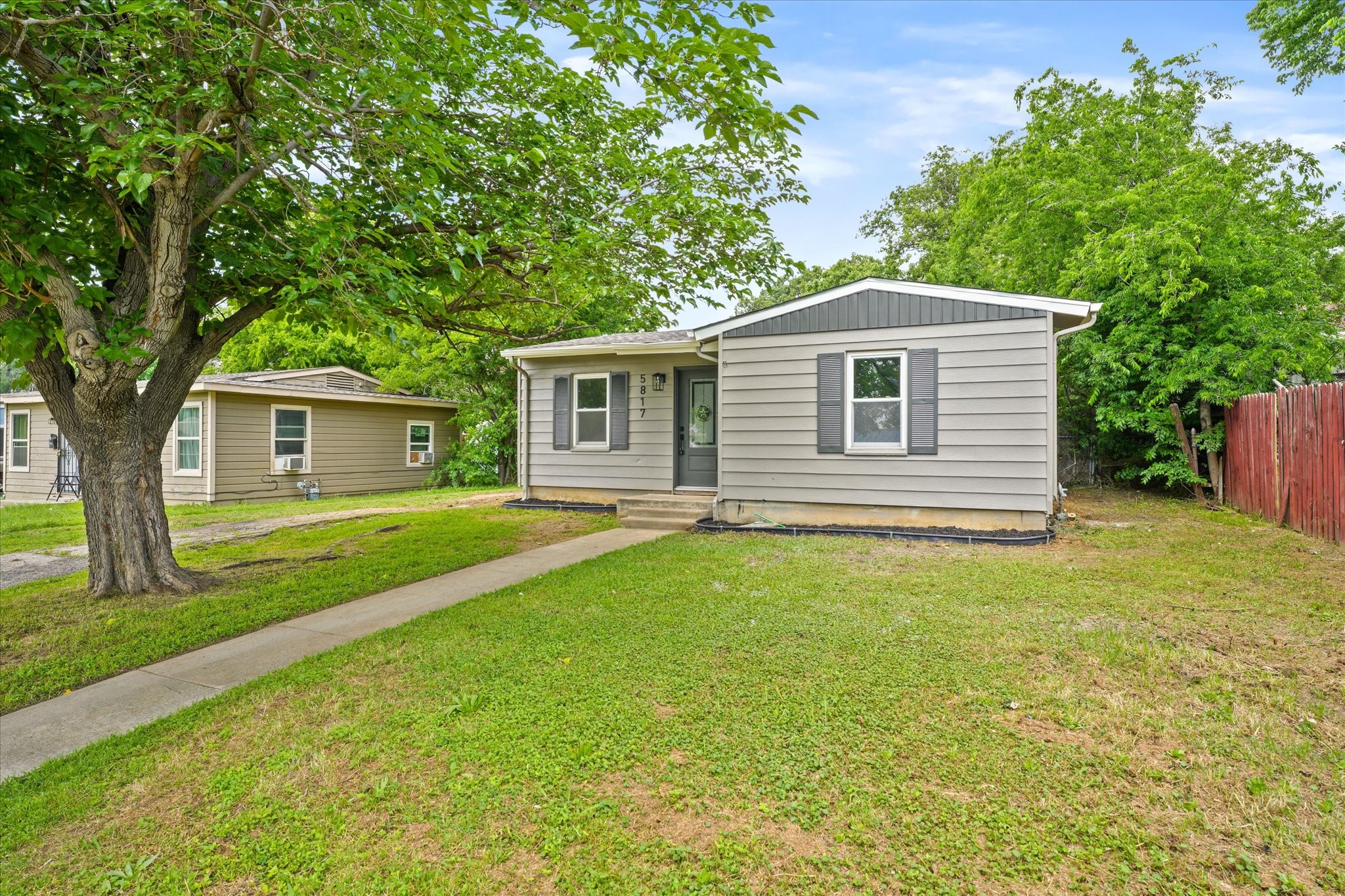 5817 Hiett Court Fort Worth TX 76112