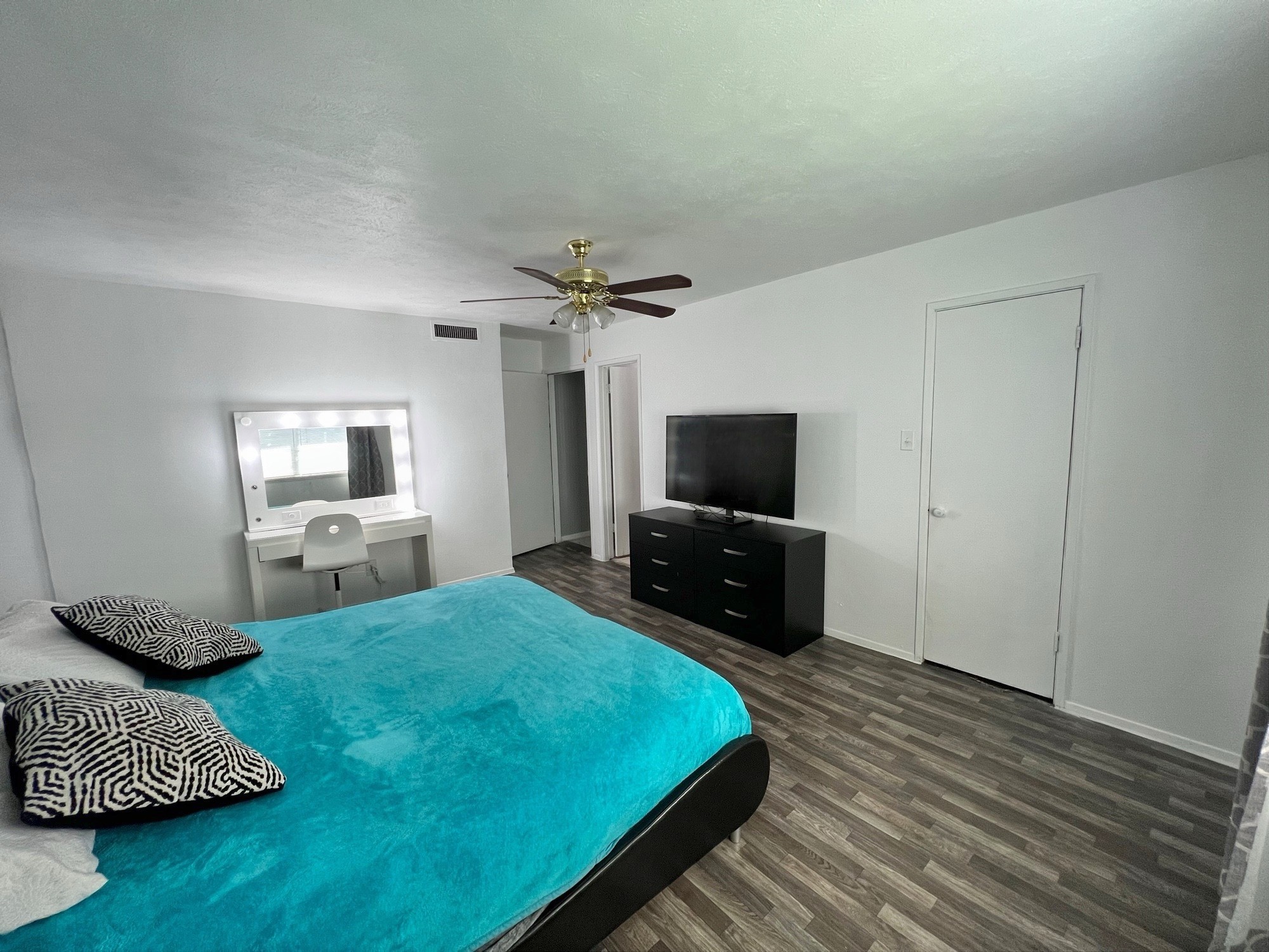 5609 Kerry Lane Garland TX 75043