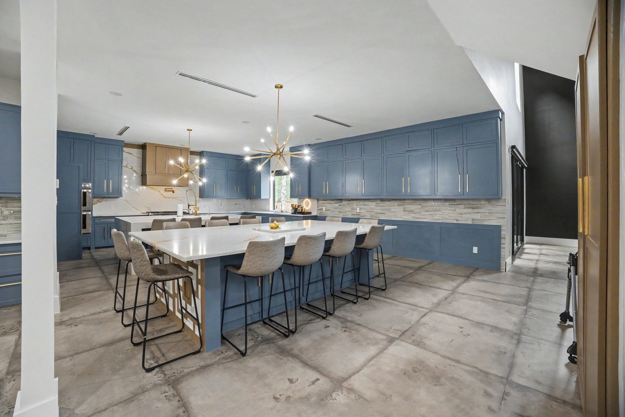 511 S Bluegrove Road Lancaster TX 75146