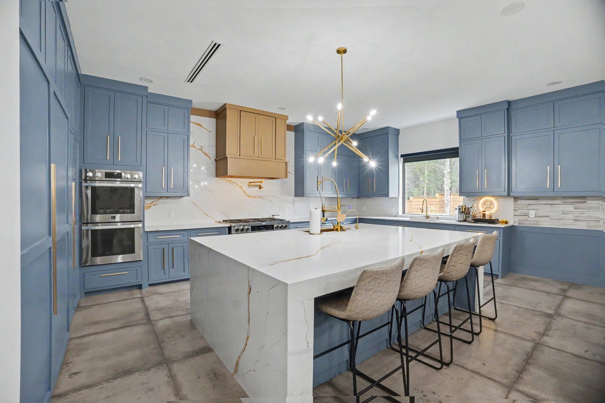 511 S Bluegrove Road Lancaster TX 75146