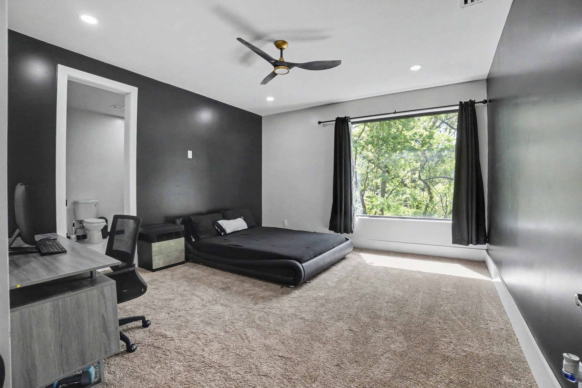 511 S Bluegrove Road Lancaster TX 75146