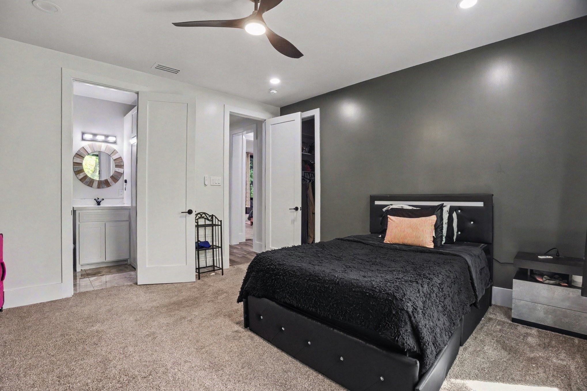 511 S Bluegrove Road Lancaster TX 75146