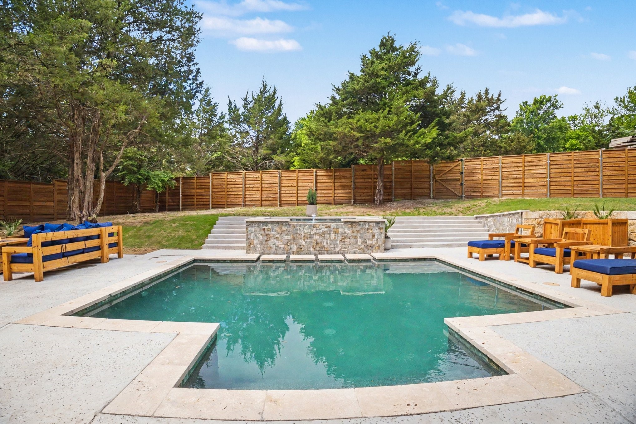 511 S Bluegrove Road Lancaster TX 75146