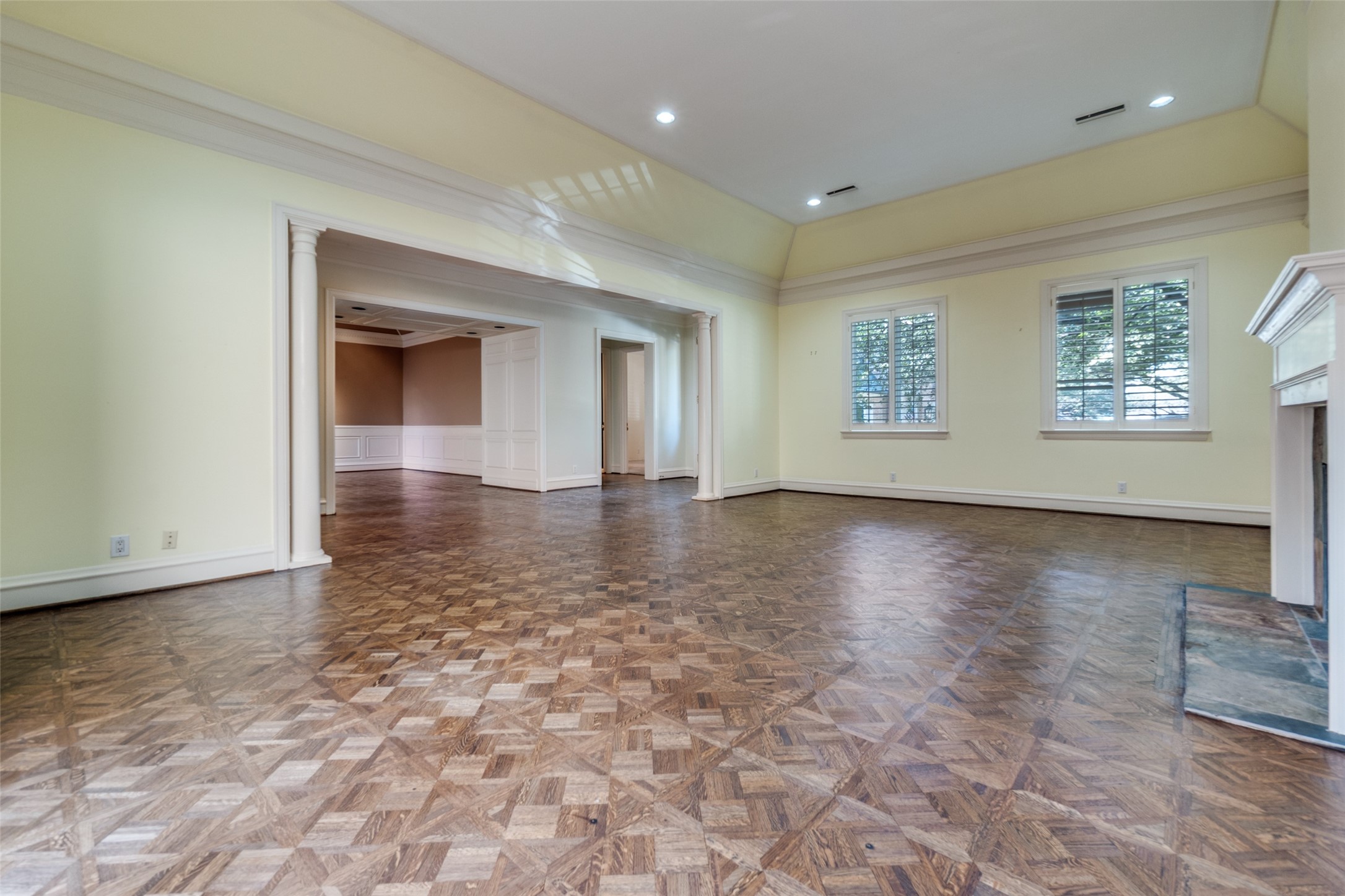 34 Stonecourt Circle Dallas TX 75225