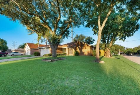 4317 Coventry Drive Grand Prairie TX 75052