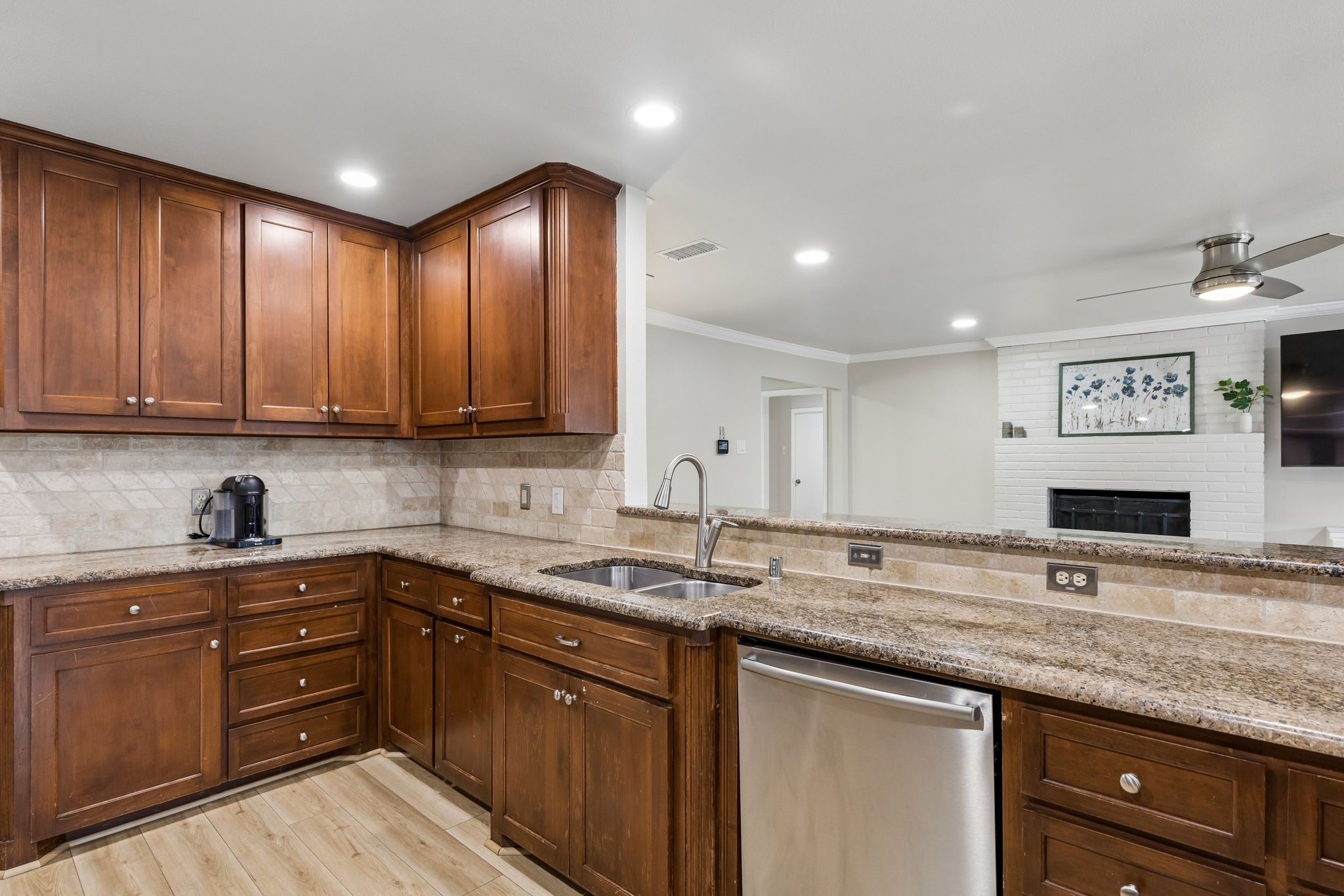 3456 Salisbury Drive Dallas TX 75229