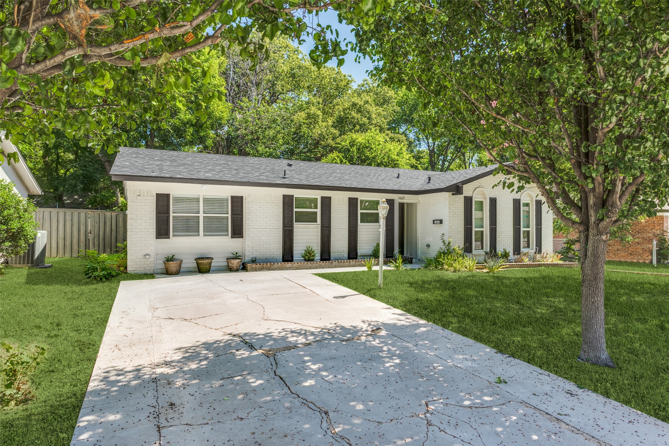 1669 Morrison Drive Garland TX 75040